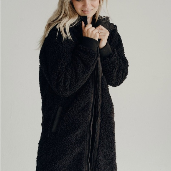 CJLA Allie reversible quilted/ Sherpa Jacket - Picture 2 of 6